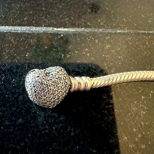 Sparkling Silver Heart Bracelet. New in Pouch. Never worn. 7". Pandora Store. 🌹
